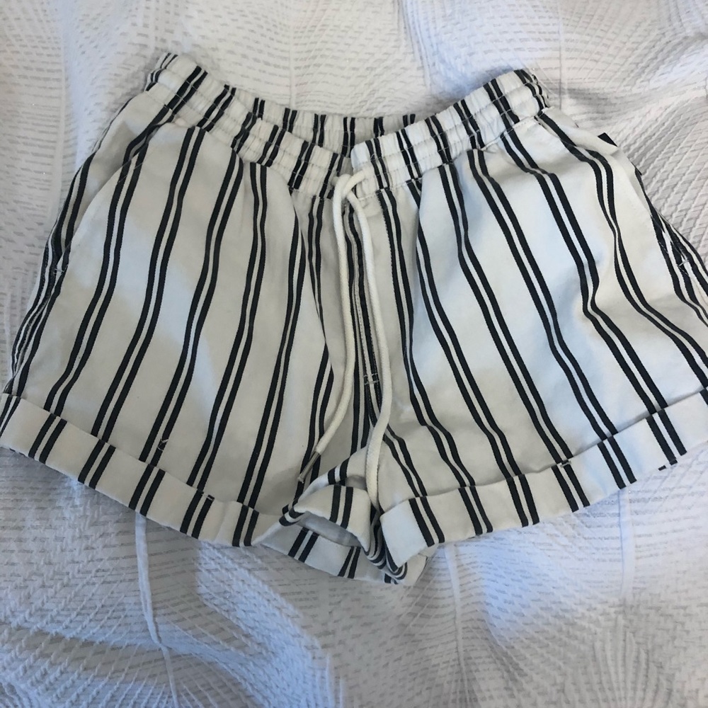 Forever 21 shorts woven size S